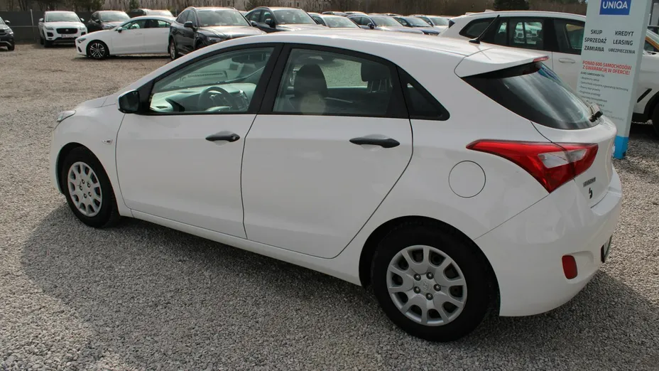 HYUNDAI i30 -