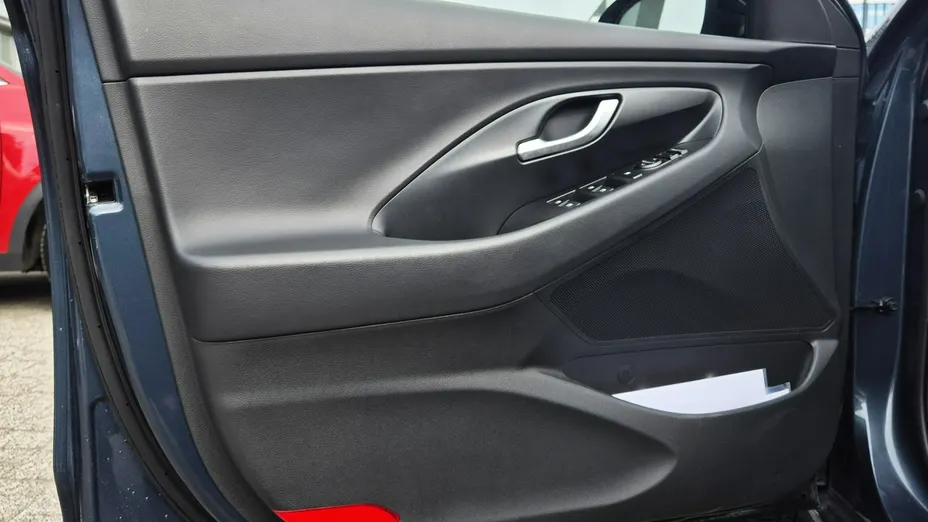 HYUNDAI i30 -