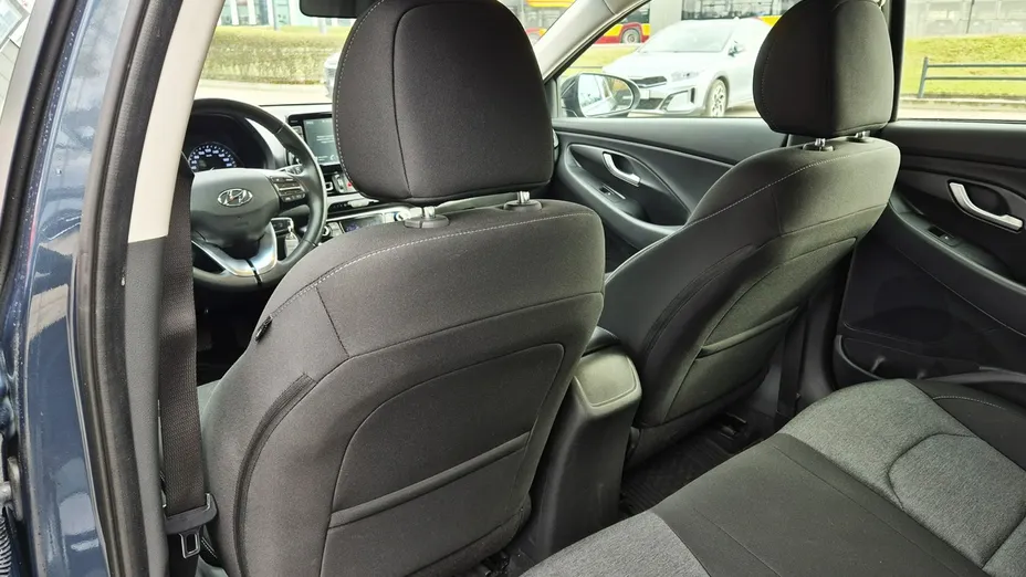 HYUNDAI i30 -