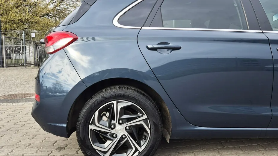 HYUNDAI i30 -