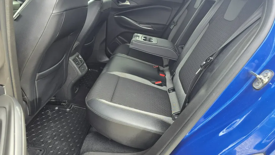 OPEL Grandland X -