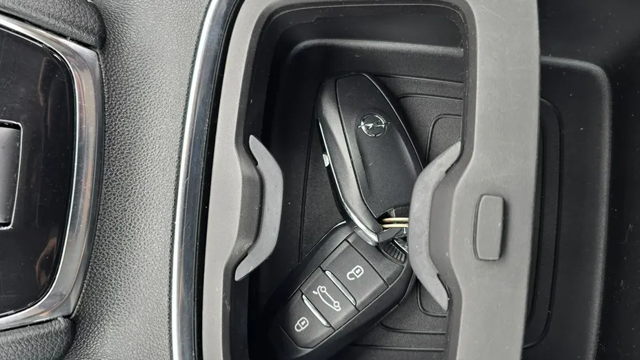OPEL Grandland X -