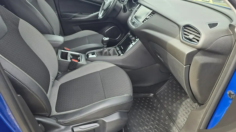 OPEL Grandland X -