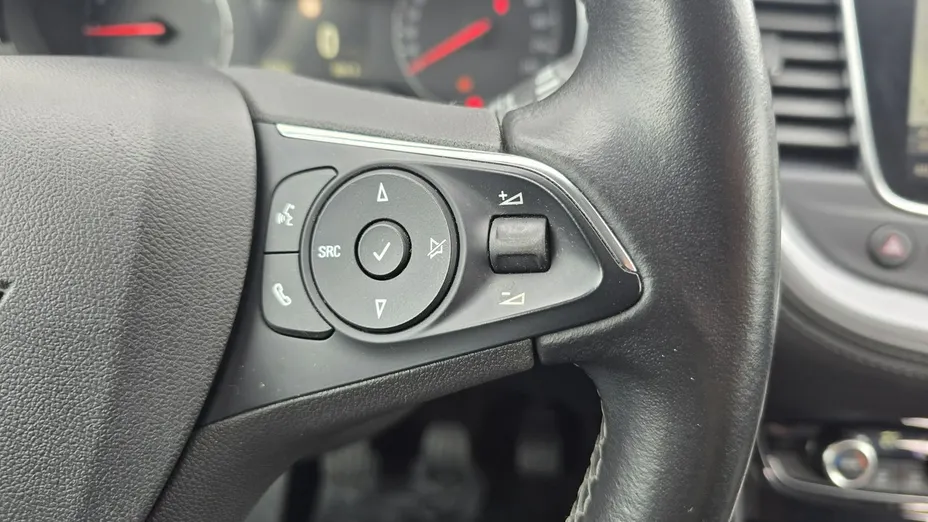 OPEL Grandland X -