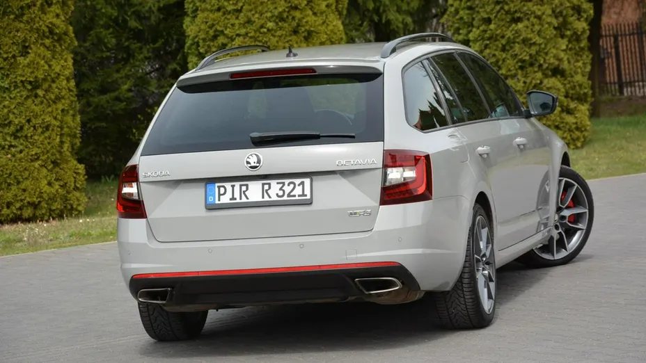 SKODA Octavia -