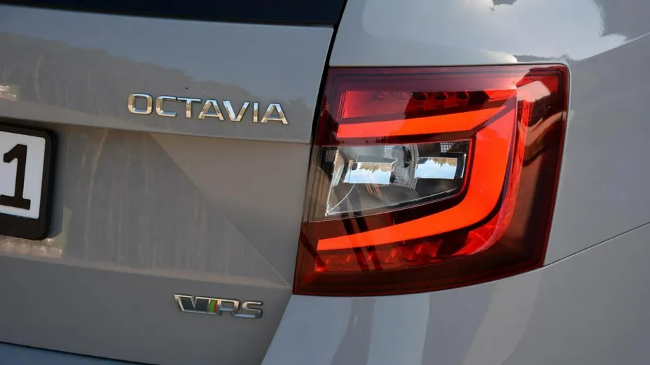 SKODA Octavia -