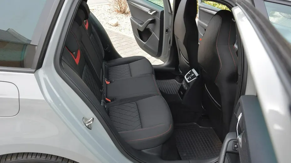 SKODA Octavia -