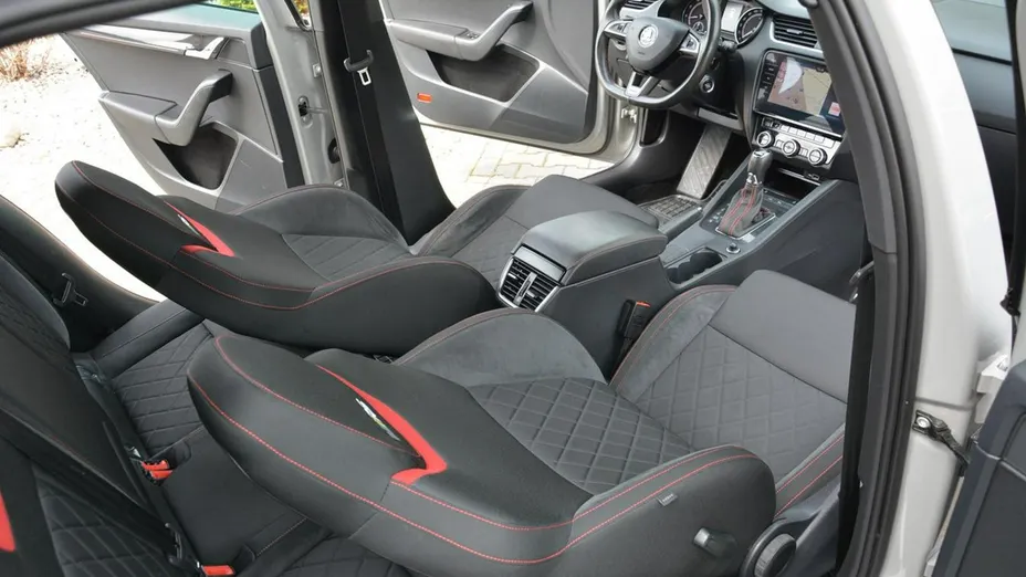 SKODA Octavia -