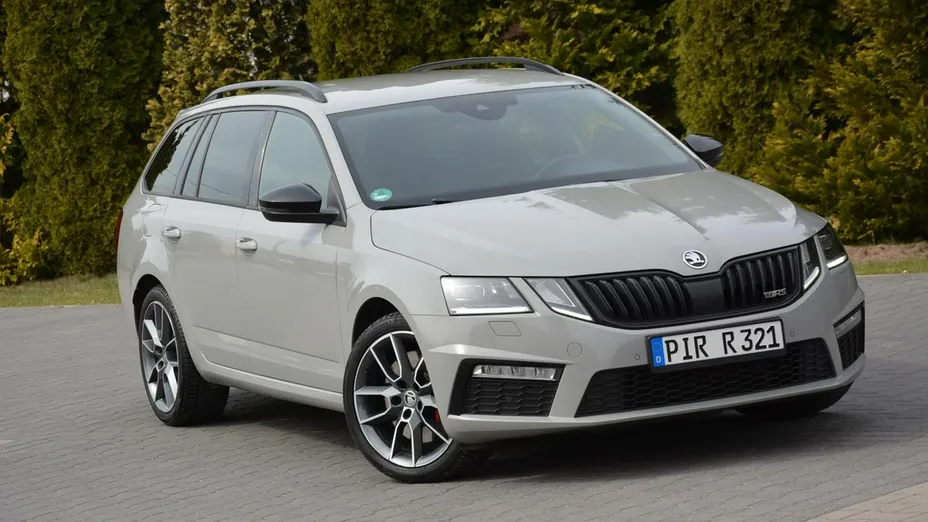 SKODA Octavia -