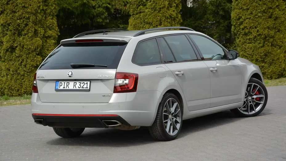 SKODA Octavia -