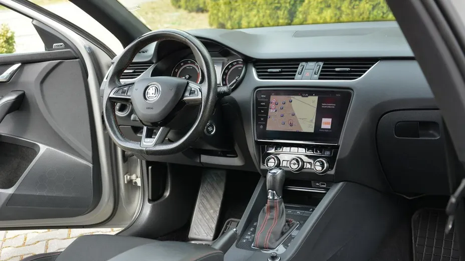 SKODA Octavia -