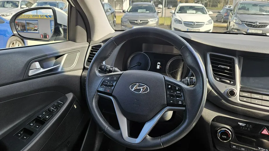 HYUNDAI Tucson -