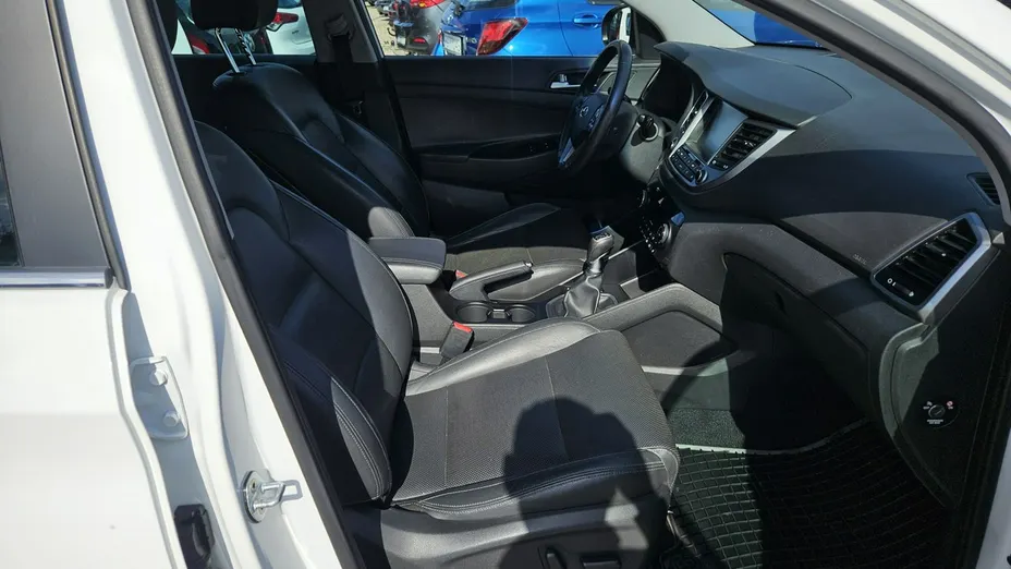 HYUNDAI Tucson -