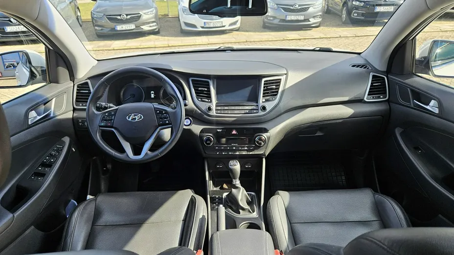 HYUNDAI Tucson -