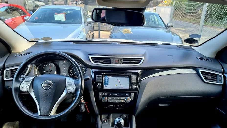NISSAN Qashqai -