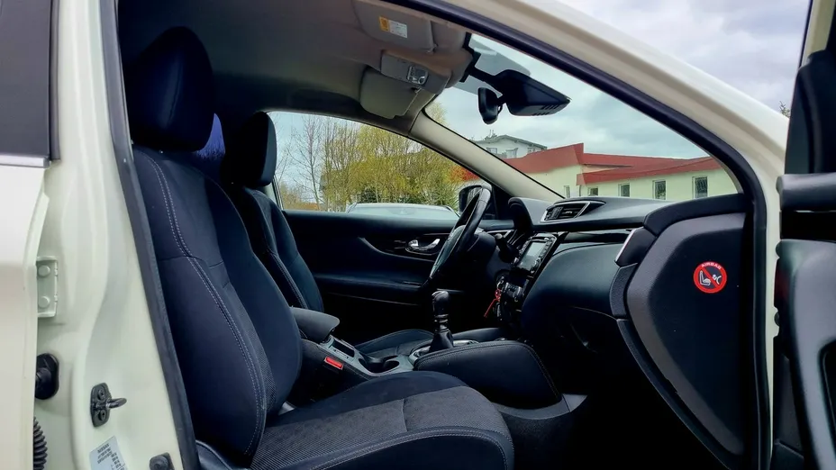 NISSAN Qashqai -