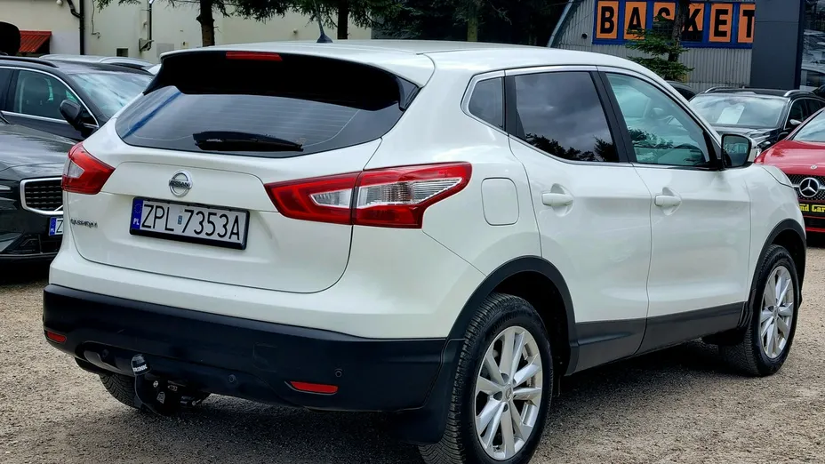 NISSAN Qashqai -