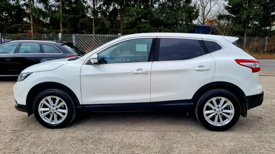 NISSAN Qashqai -