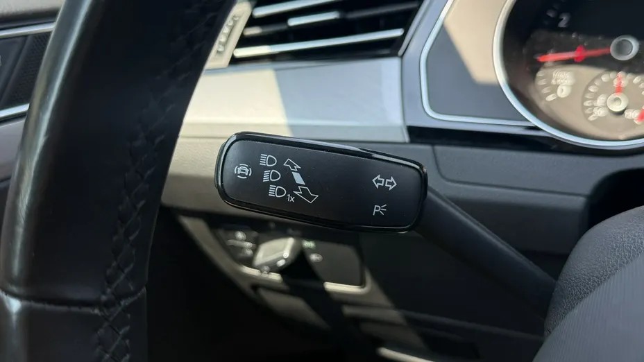 VOLKSWAGEN Passat -
