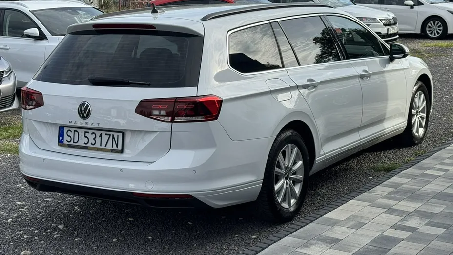 VOLKSWAGEN Passat -