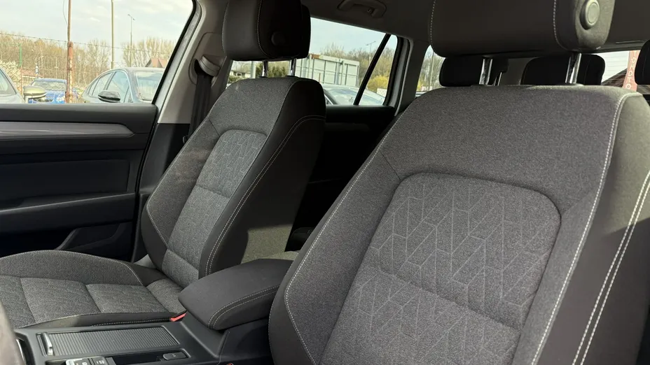 VOLKSWAGEN Passat -