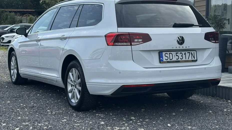VOLKSWAGEN Passat -