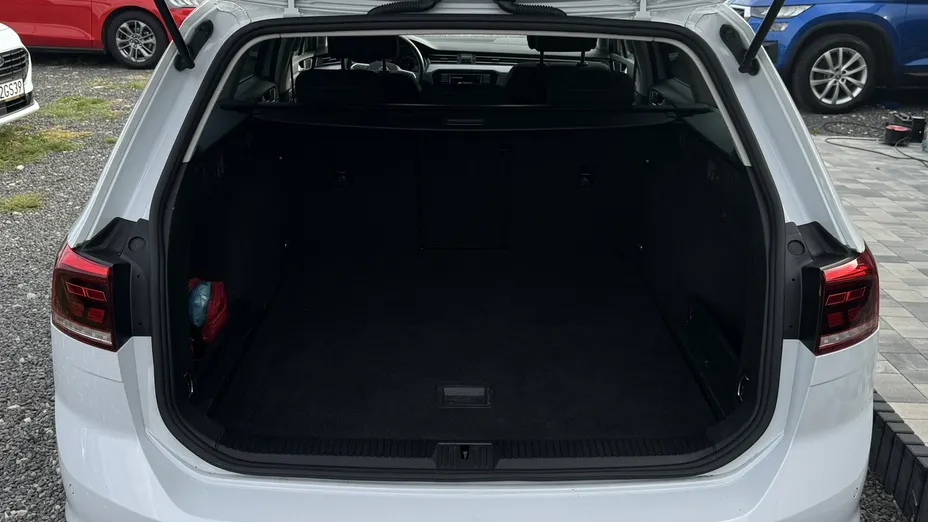 VOLKSWAGEN Passat -