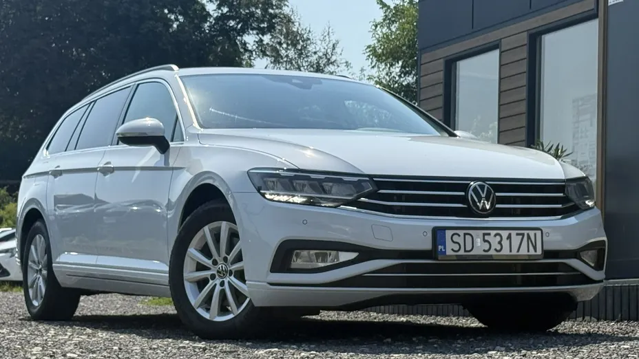 VOLKSWAGEN Passat -