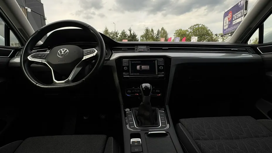 VOLKSWAGEN Passat -