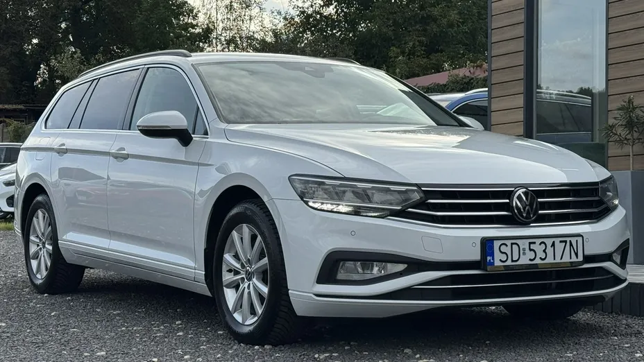 VOLKSWAGEN Passat -