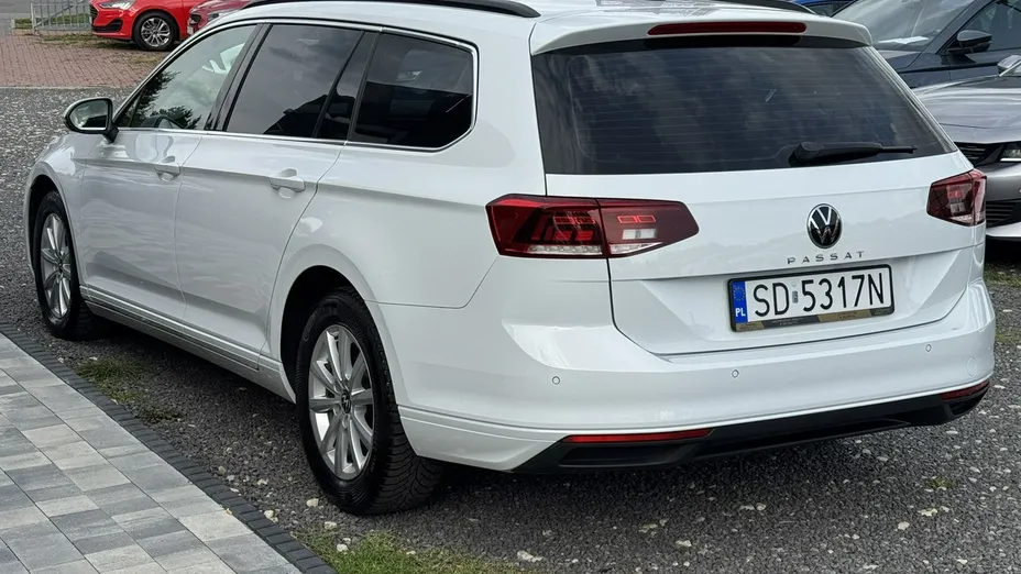 VOLKSWAGEN Passat -