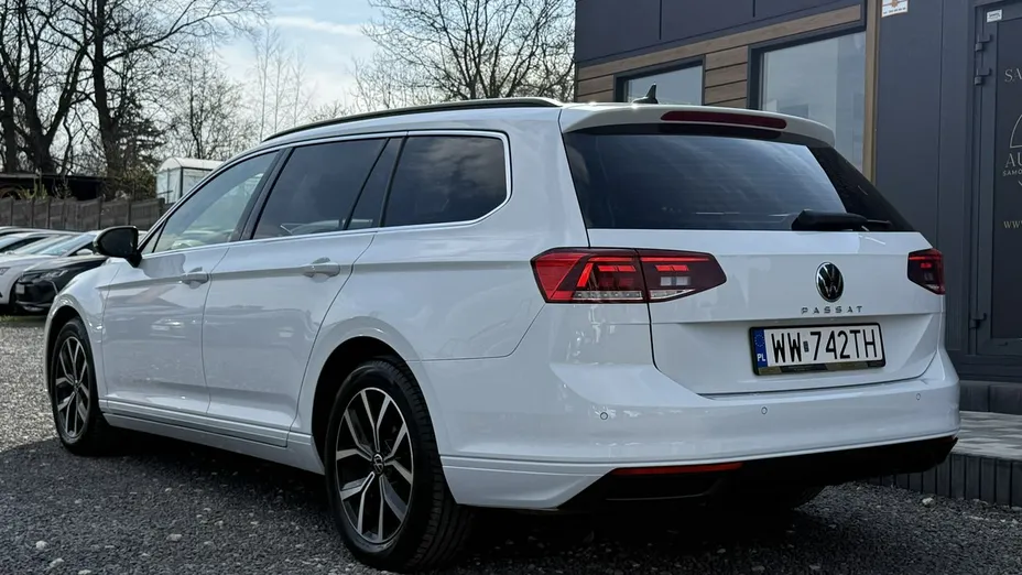 VOLKSWAGEN Passat -