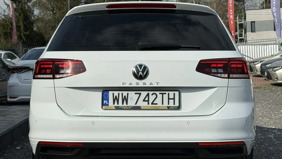 VOLKSWAGEN Passat -