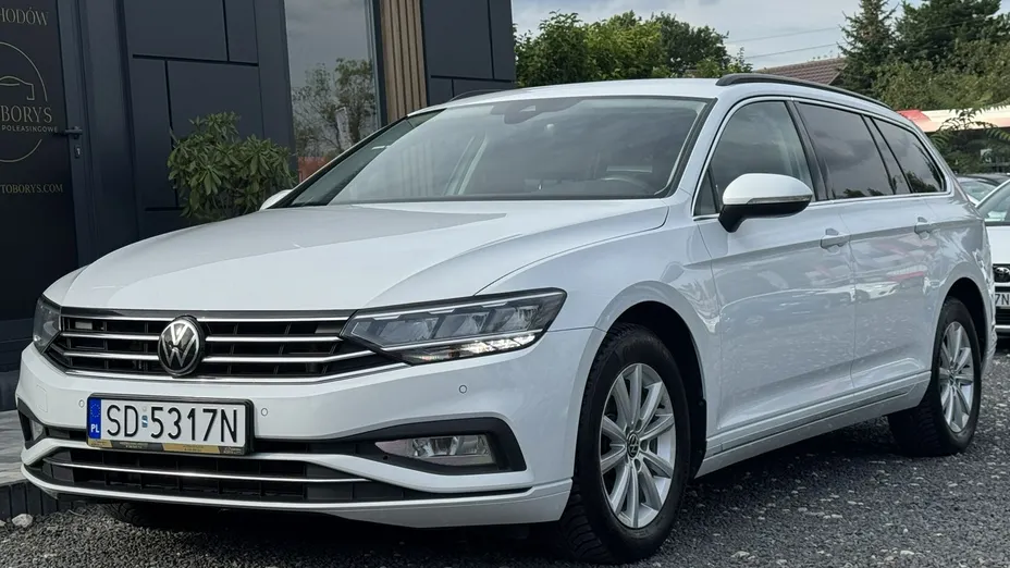 VOLKSWAGEN Passat -