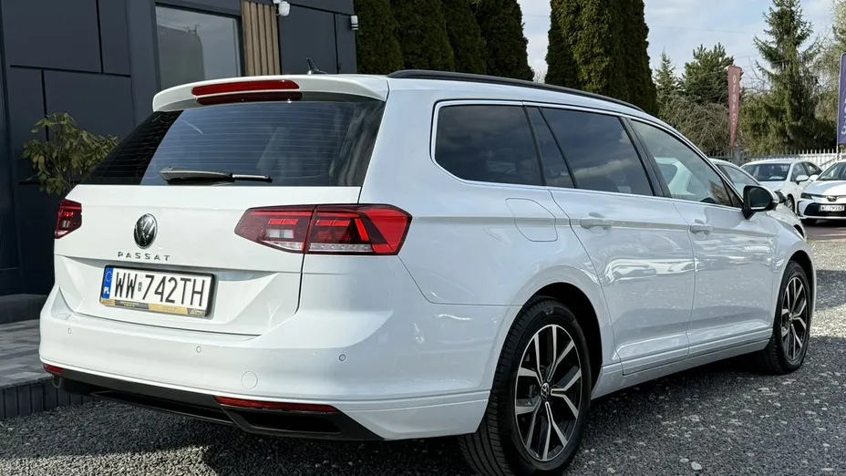 VOLKSWAGEN Passat -