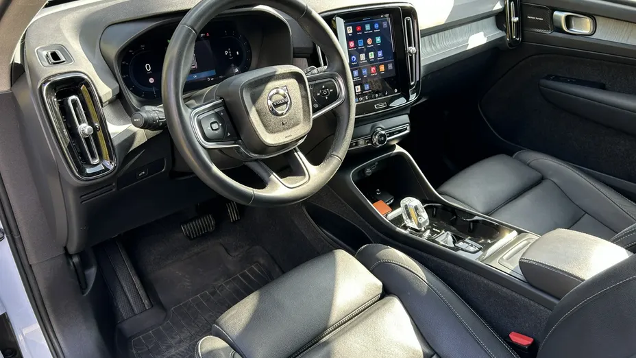 VOLVO XC40 -