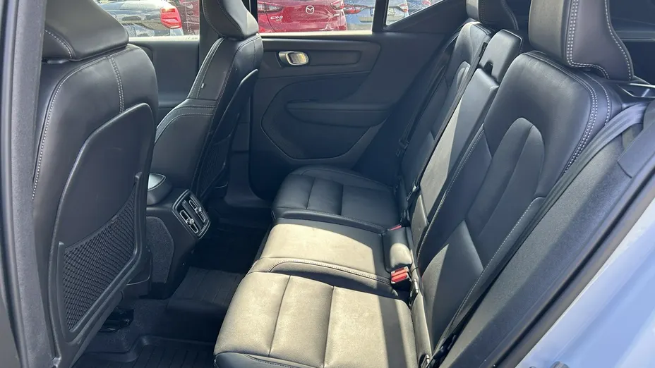 VOLVO XC40 -