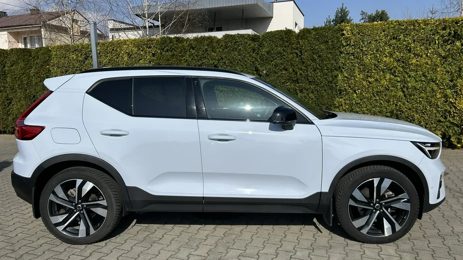 VOLVO XC40 -