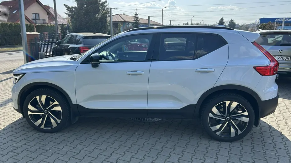 VOLVO XC40 -