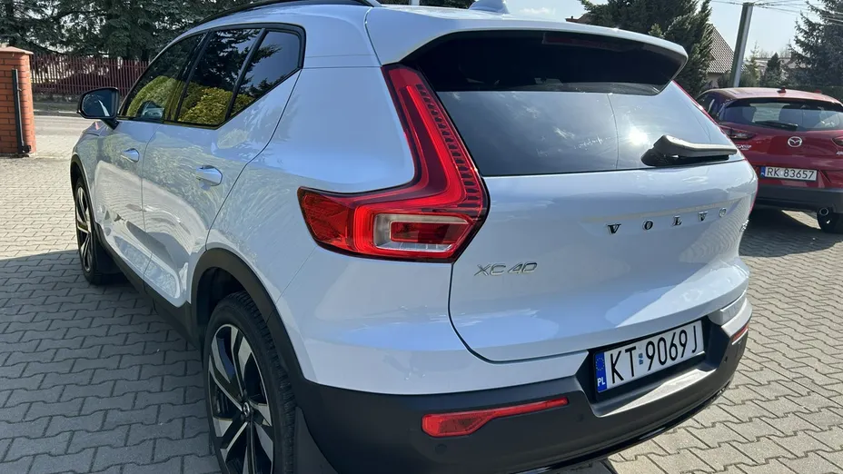 VOLVO XC40 -