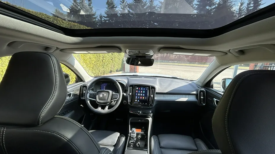 VOLVO XC40 -