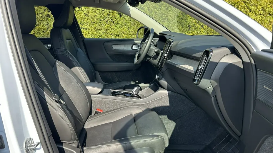 VOLVO XC40 -