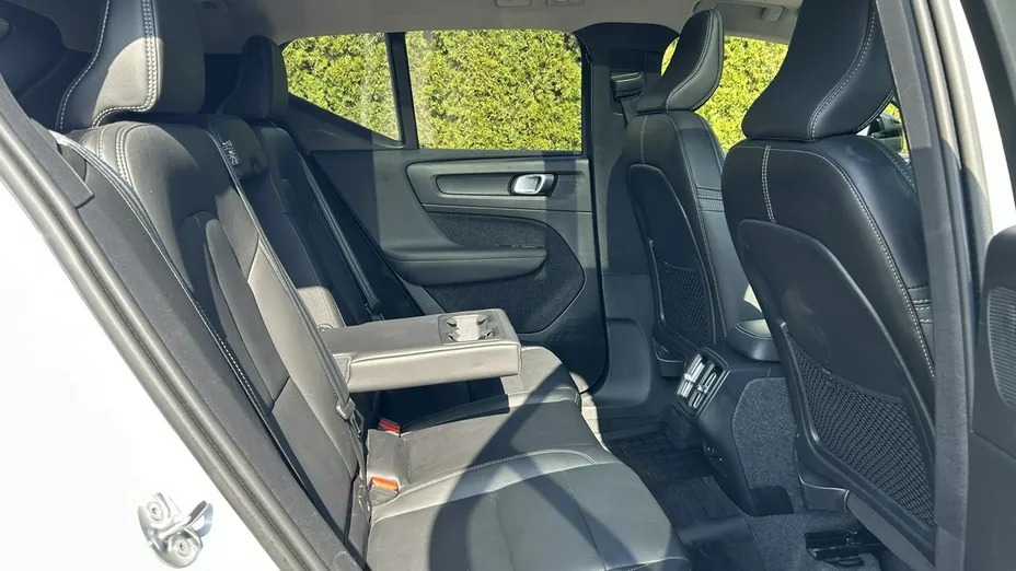 VOLVO XC40 -