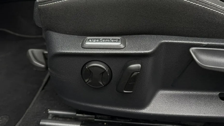 VOLKSWAGEN Passat -