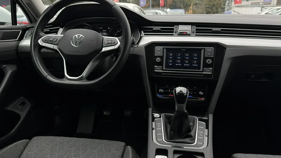 VOLKSWAGEN Passat -