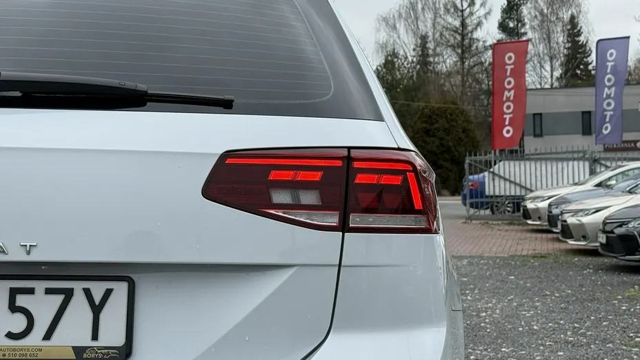 VOLKSWAGEN Passat -
