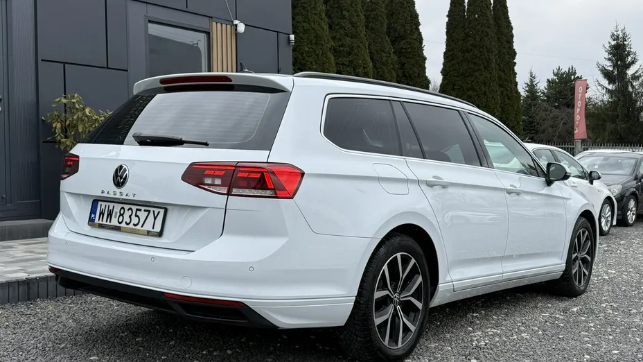 VOLKSWAGEN Passat -