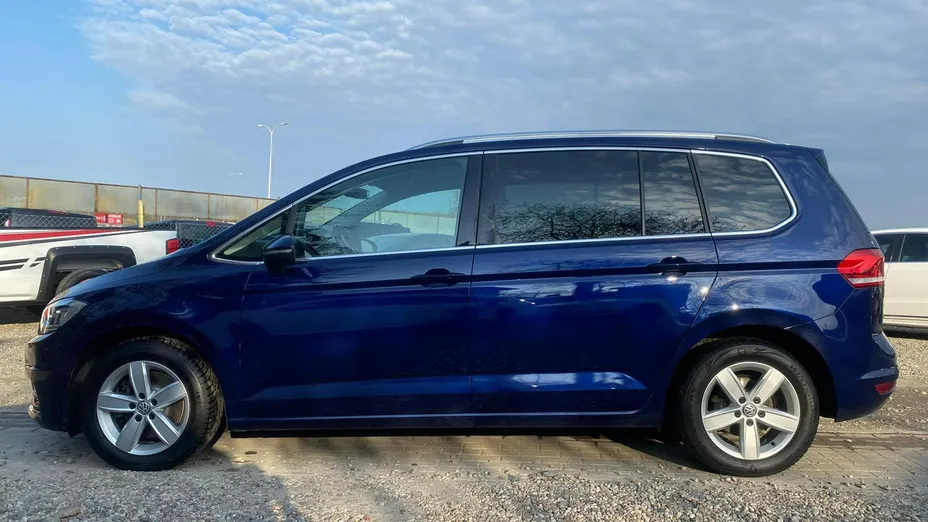 VOLKSWAGEN Touran -