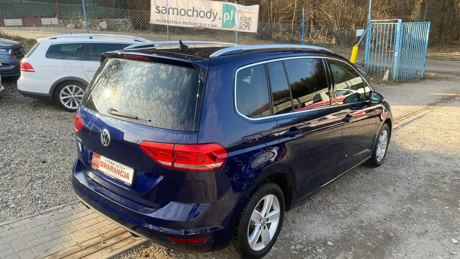 VOLKSWAGEN Touran -