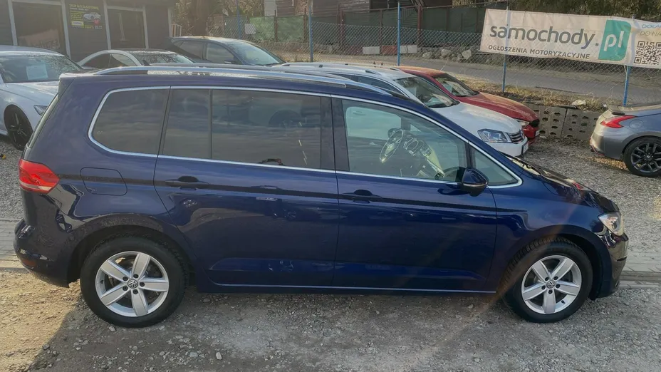 VOLKSWAGEN Touran -